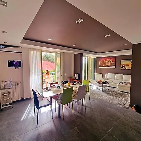Guest house Mongibello 3*
